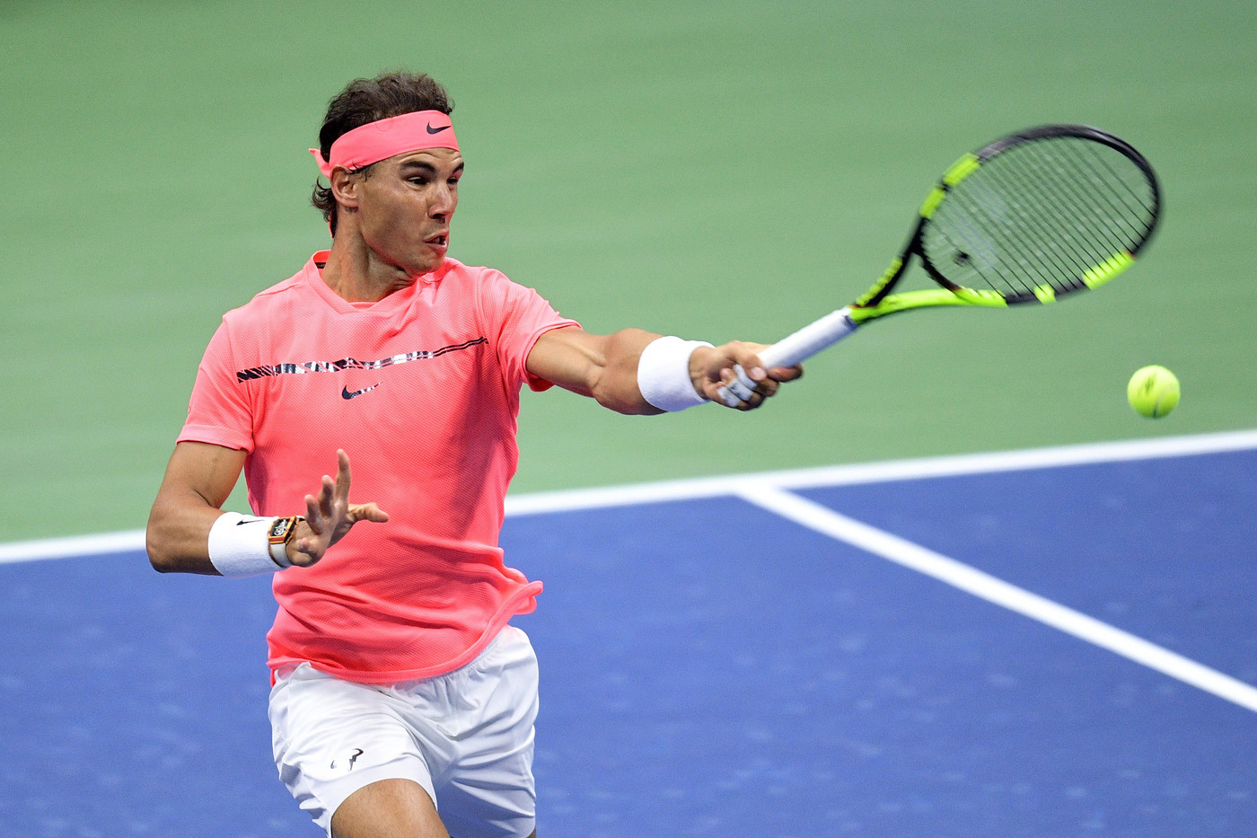 关于费德勒迎来十五赛季高光表现,湖人球迷沸腾!的信息 关于费德勒迎来十五赛季高光表现,湖人球迷沸腾!的信息