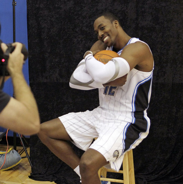 奥兰多魔术训练开放日,赛后调整名单引欢呼,欧冠在即,更衣室氛围转暖的简单介绍 奥兰多魔术训练开放日,赛后调整名单引欢呼,欧冠在即,更衣室氛围转暖的简单介绍