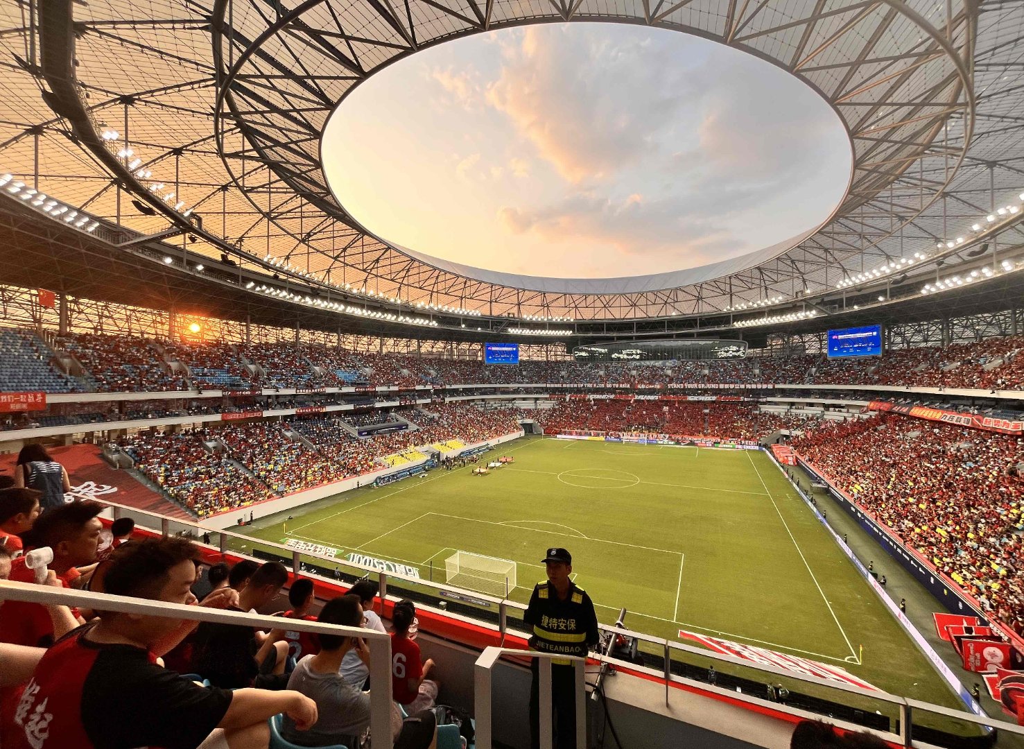 这也行？新疆广汇围绕葡超再遭质疑山东泰山再遭质疑备战亚冠，清晨华盛顿奇才备战欧篮联的简单介绍